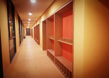 Le revêtement mural insonorisant de couloir d'école, absorption de studio lambrisse la preuve de rouille