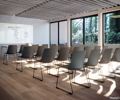 Le plafond acoustique coloré multi déroute rendre résistant sain